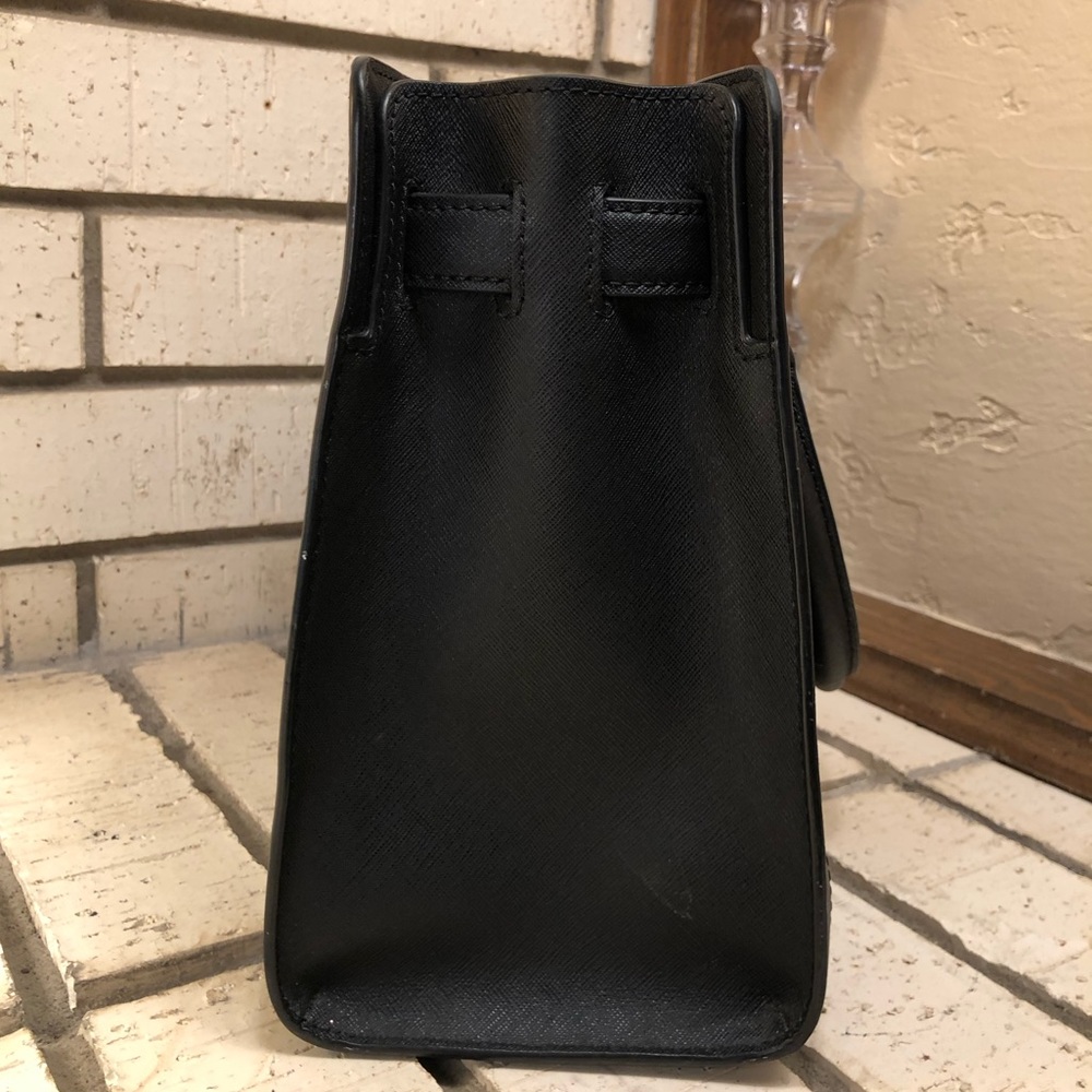 π₯Moving to @the_bag_guyπ₯Michael Kors - Dillon Saffiano Satchel-Black/Gold - Picture 13 of 16